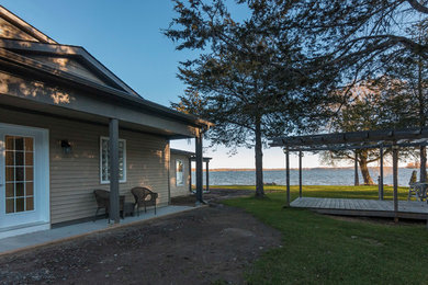 Exterior home idea in Toronto