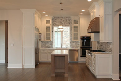 Example of a cottage kitchen design in Chicago
