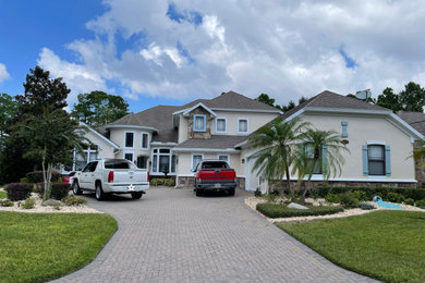 Inspiration for a garage remodel in Jacksonville