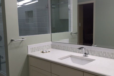 Home design - contemporary home design idea in Dallas