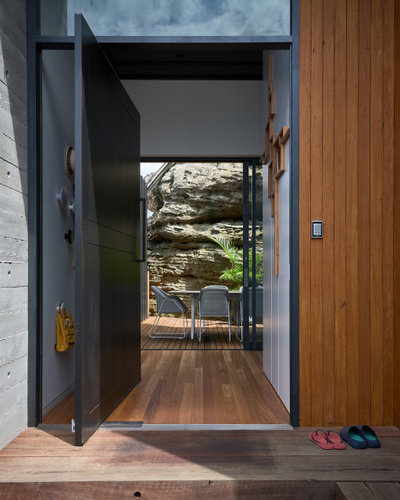 Modern Entry by Mallinger Constructions