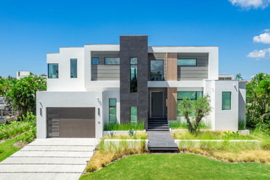 Contemporary exterior home idea in Tampa