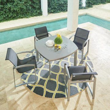 Modern Backyard Dining