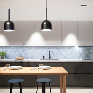 Cocina con encimera de piedra natural