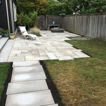 Ballard Sandstone Pavers & Outdoor Kitchen Island