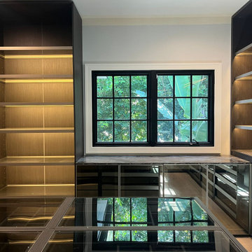 Custom Walk-in Closet by LAZZONI, Los Angeles