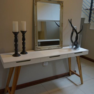 Simple Entrance Server to show space