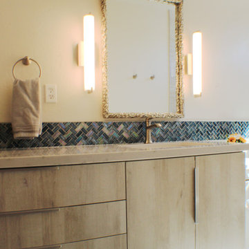 Twin Baths with individual identities