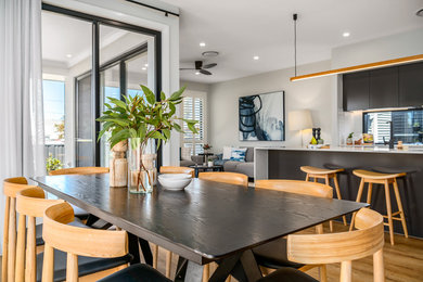 Inspiration for a contemporary dining room in Newcastle - Maitland.
