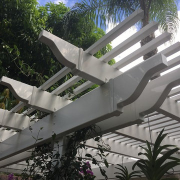 Vinyl Pergola in Coconut Grove
