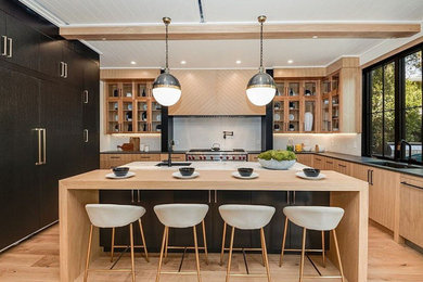Inspiration for a farmhouse kitchen remodel in Los Angeles