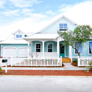 Mittelgroßes, Einstöckiges, Blaues Maritimes Einfamilienhaus mit Holzfassade und Blechdach in Jacksonville