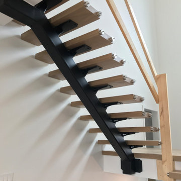 Mono stringer stair