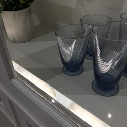 Galleries & Displays - Undercabinet Lighting