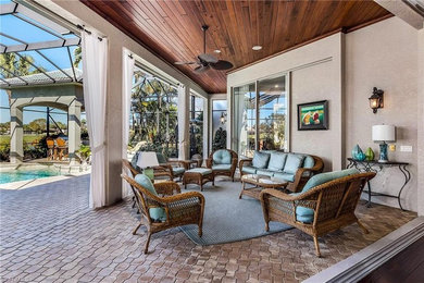 Example of a transitional deck design in Miami