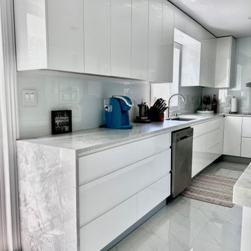 Mahwah, NJ Custom Made Ultra Modern Kitchen Project