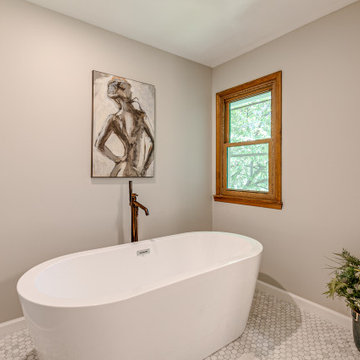 Freshly Updated Libertyville Showhome