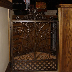 Interior child or pet protective gates - Products