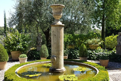 マルセイユにある地中海スタイルのおしゃれな庭の写真