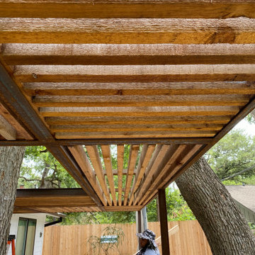 Steel & Cedar: A Stunning Pergola Takes Center Stage
