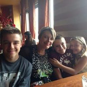 Kim Gibbons's photo