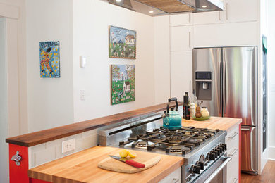 Kitchen - contemporary kitchen idea in Other