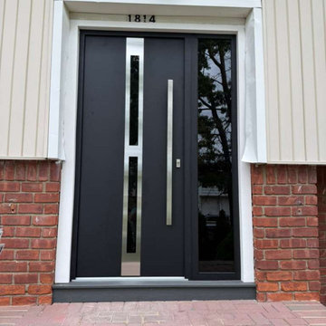 Deux 1755 Black with sidelite