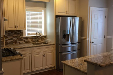 Transitional kitchen photo in Philadelphia
