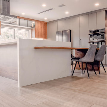 Dreaming of a Modern Kitchen The Fusion of Wood and Grey Lacquer