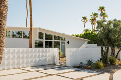Inspiration for a 1960s exterior home remodel in Los Angeles