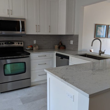 Small Transitional Kitchen