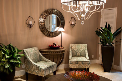 Transitional entryway photo in Los Angeles