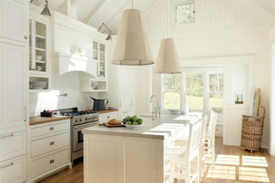 TRADITIONAL KITCHENS