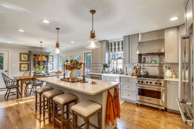Transitional kitchen photo in Baltimore