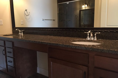 Bathroom - transitional bathroom idea