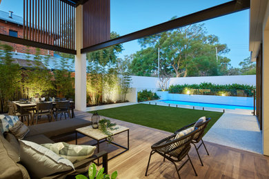 This is an example of a mid-sized contemporary home design in Perth.