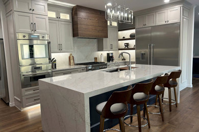 Kitchen - contemporary kitchen idea in Dallas