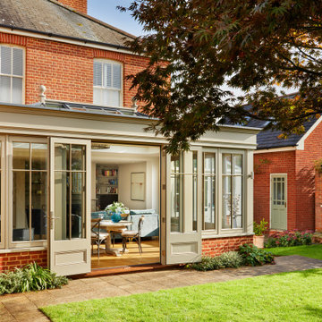 Family residence modernised with a kitchen-diner orangery