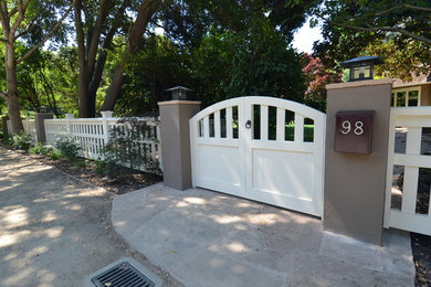 Photo of a contemporary landscaping in San Francisco.
