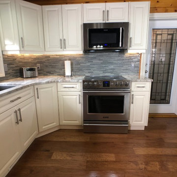 Kitchen that brightens up a West Coast Log Home