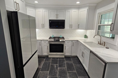 Minimalist kitchen photo in Charlotte
