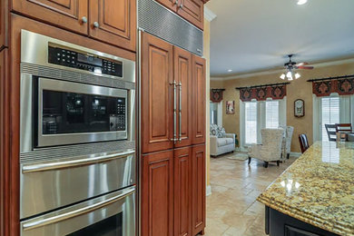 Elegant kitchen photo in New York