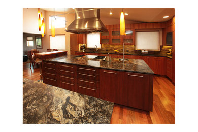 Kitchen - contemporary kitchen idea in Albuquerque