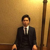 Foto von 藤原康介