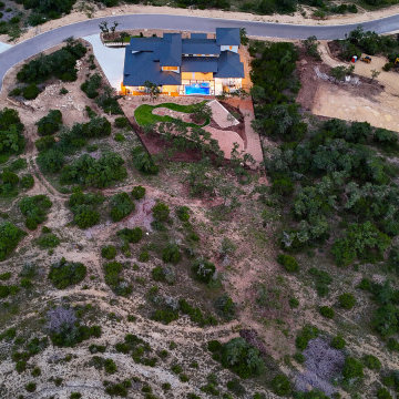 Modern: 4,950 ft², 4 BR/4 BA/2 ST home