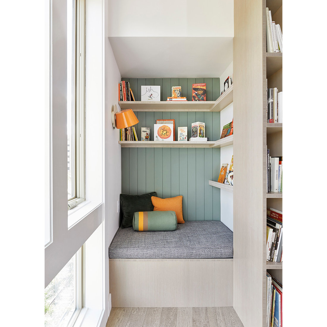 BOOKS & SHOES