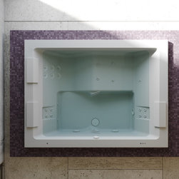 SHARP EXTRA - Hot Tubs