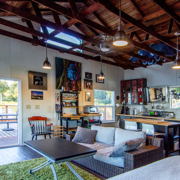 1 Dollar Boathouse