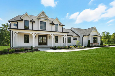 Example of a country exterior home design in Cincinnati