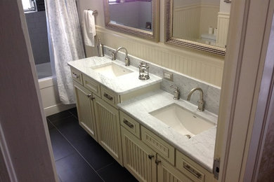 Inspiration for a timeless bathroom remodel in Tampa